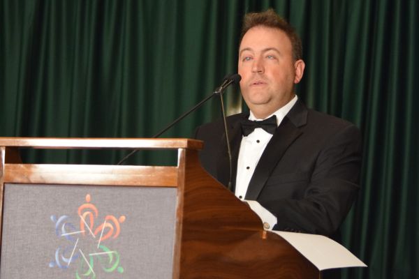 NFB President Mark A. Riccobono delivers the banquet speech at the 2018 National Convention.